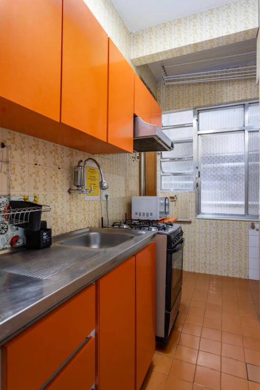 700m from the beach in Copacabana | BR403 Z4