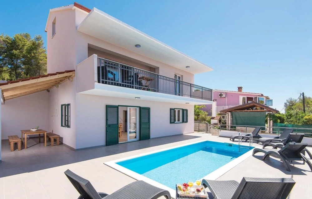 Three-Bedroom Holiday Home In Nova