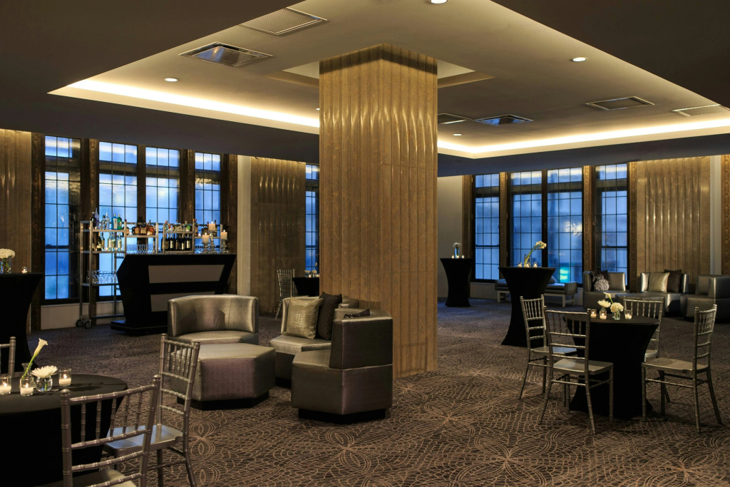 Renaissance Cincinnati Downtown Hotel