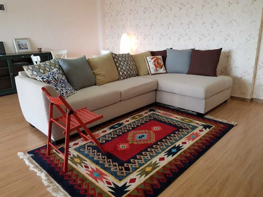 Redcliff Apartments