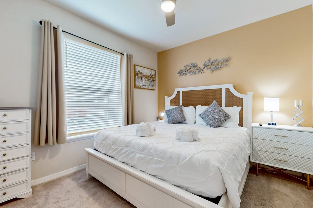 Windsor Island Wonder - Private Pool, Near Theme Parks & new Club House