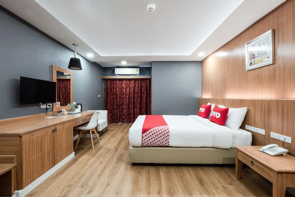Curve Boutique Hotel