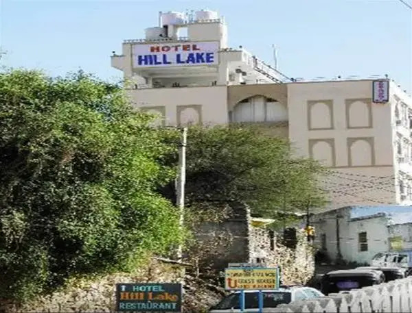 Hotel Hill Lake