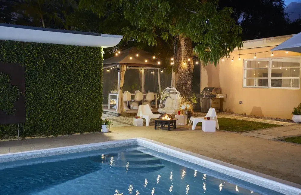 FIFA HQ: 8mi to Stadium | Sleeps 10 | Pool & Games
