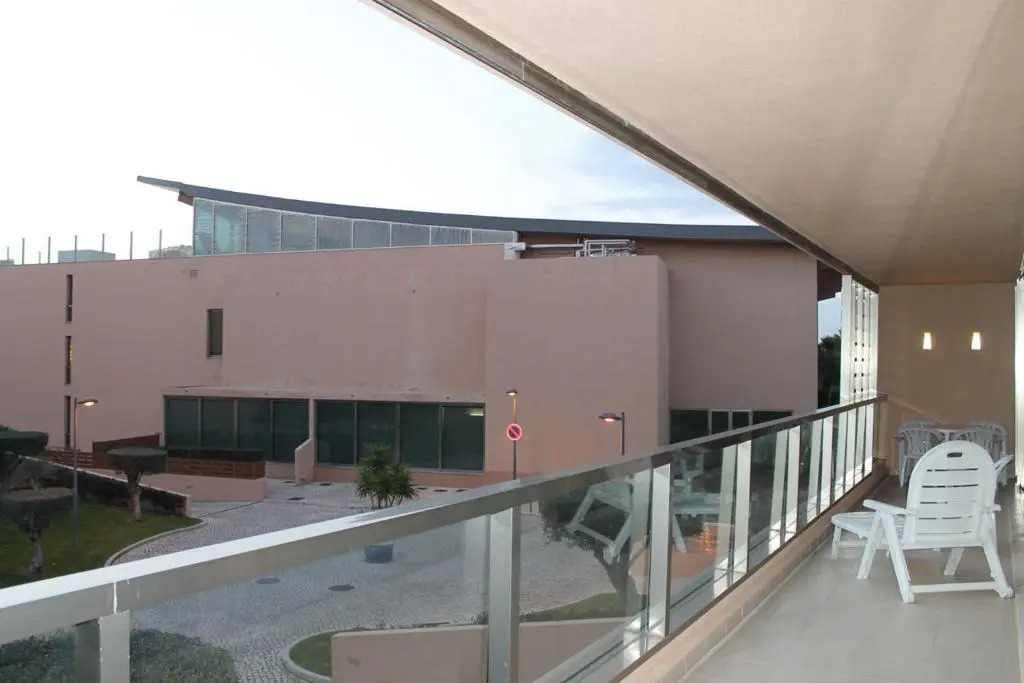 Herdade dos Salgados 2 Bedrooms T2-12A-1D is located next to the entrance of Vila das Lagoas Albu