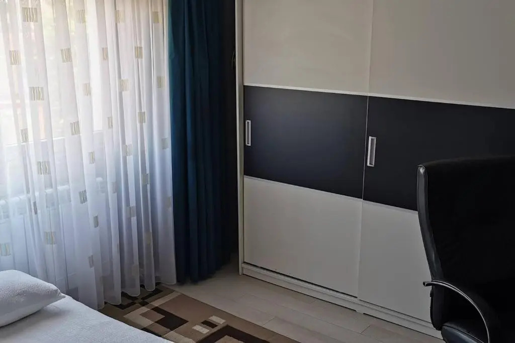 Luxury apartment with two bedrooms and large living room, 100 square meters, city center
