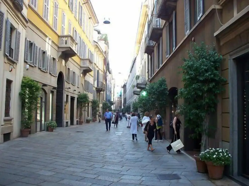 Montenapoleone – RentClass Gloria