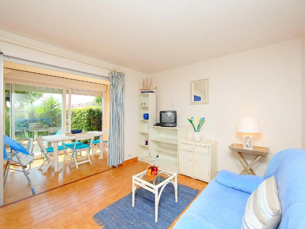 Apartment Les terrasses de la Plage-1 by Interhome