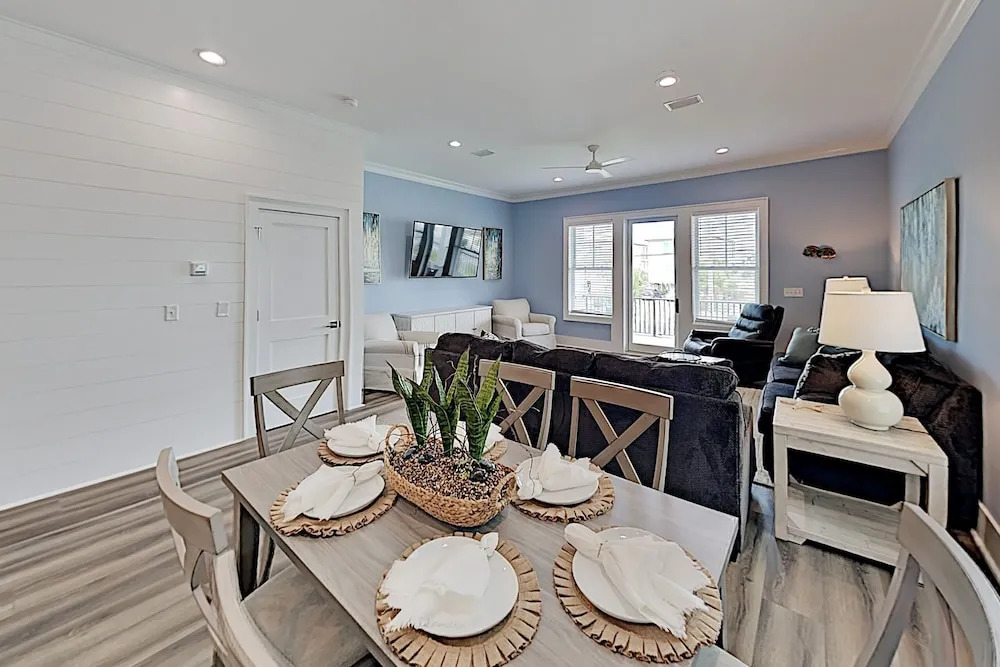 Luxury On Lagoon W/ Pool Steps To Beach! 4 Bedroom Cottage
