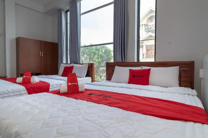 RedDoorz near Tan Huong Market