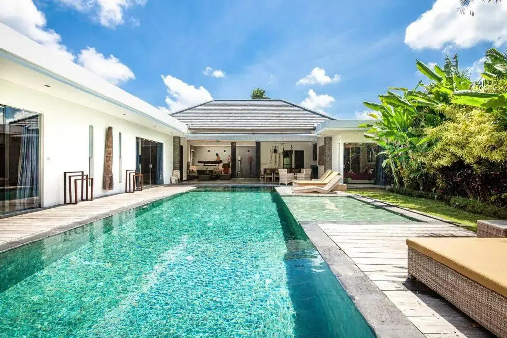 Villa Nikko I - 4Br Villa in Central Seminyak, Steps to Cafés & Shops