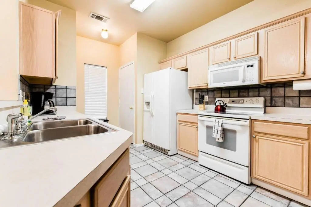 Garland   Spacious Townhouse