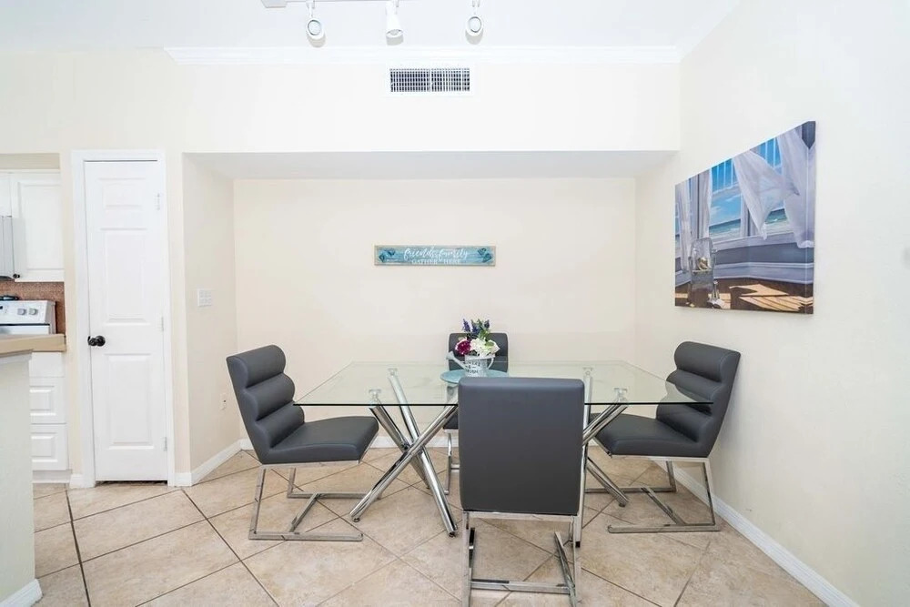 Captivating Extended Stay Or Corporate Rental 2 Bedroom Townhouse