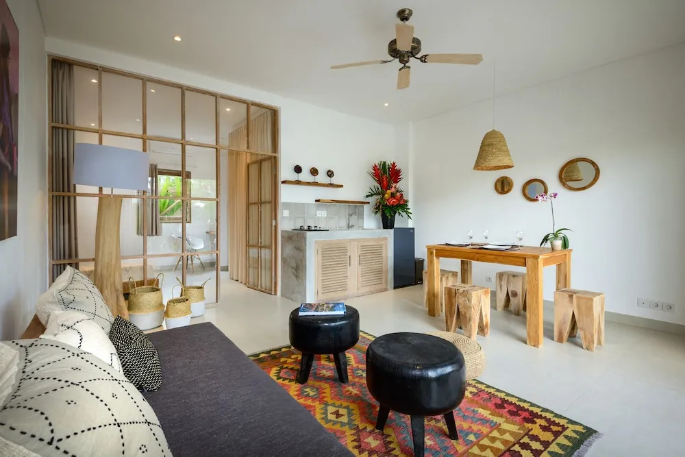 Canggu Village Accommodation