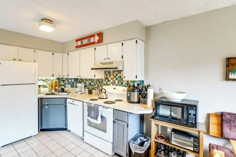 Snow Mountain Condo: Hot Tub + Shuttle to Resort