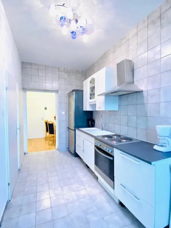 5 Bedroom Apartment near Schonbrunn