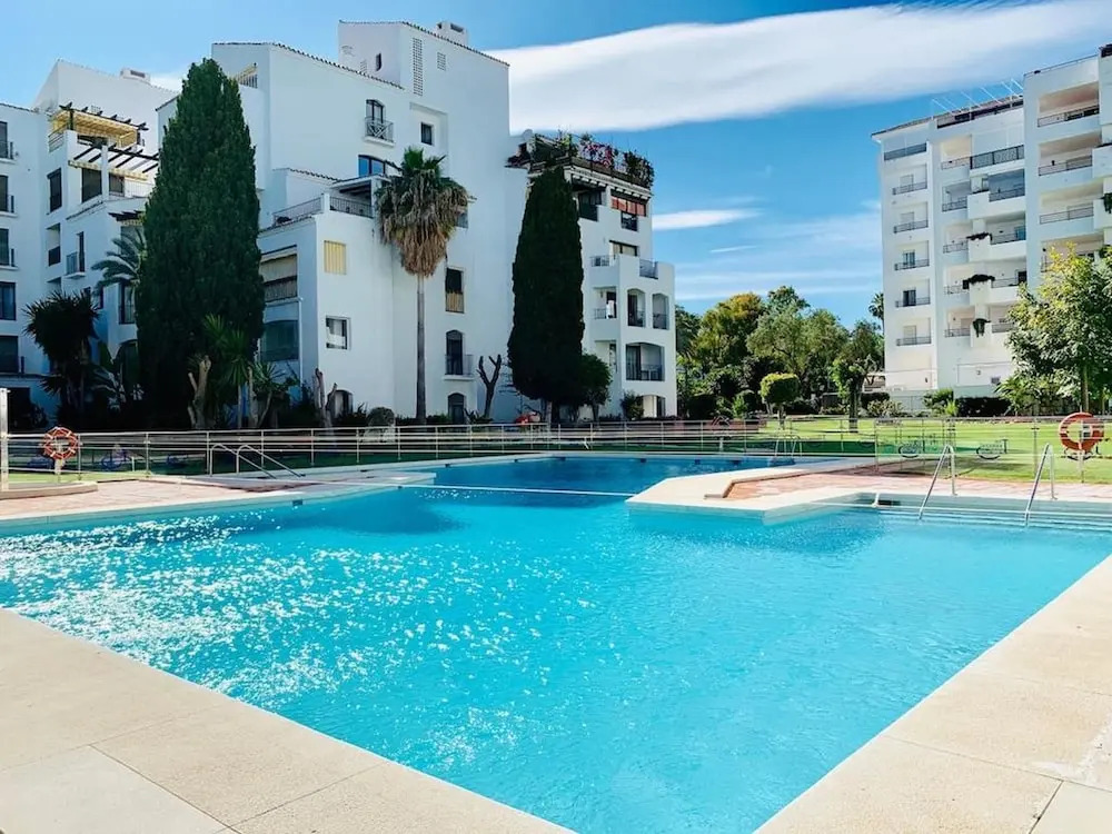 Apartment with 2 Bedrooms in Marbella, with Wonderful Mountain View, Pool Access And Furnished Terrace - 300 M From the Beach