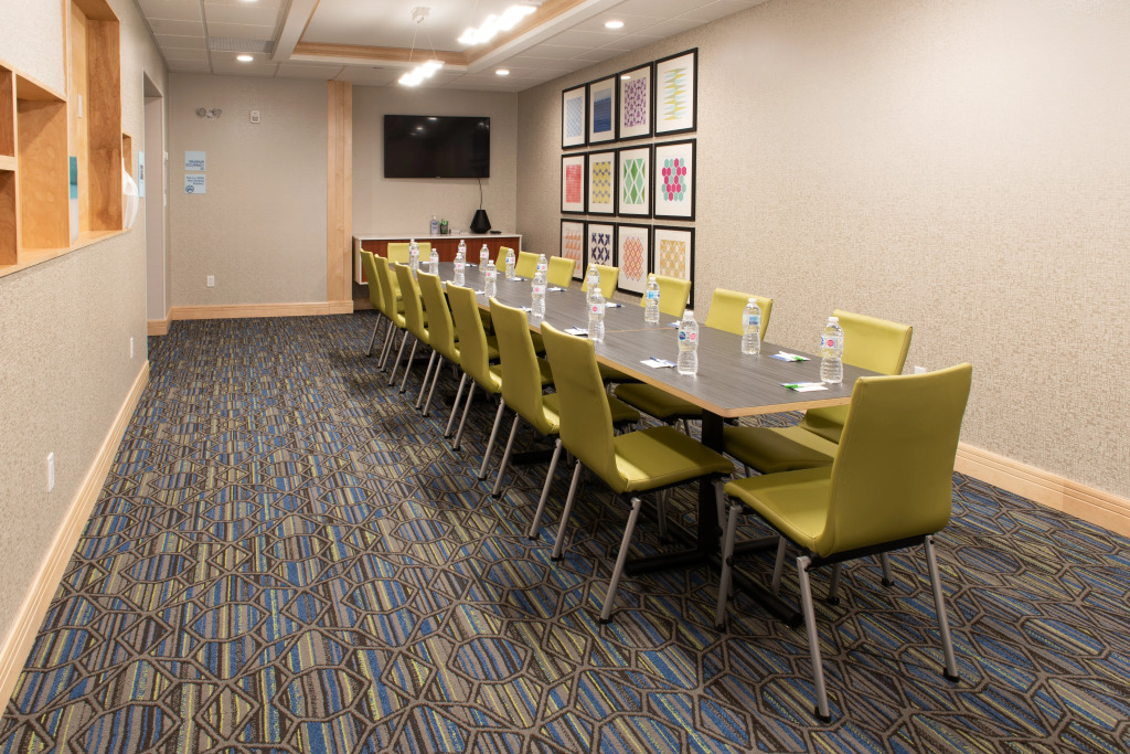 Holiday Inn Express & Suites - North Battleford by IHG
