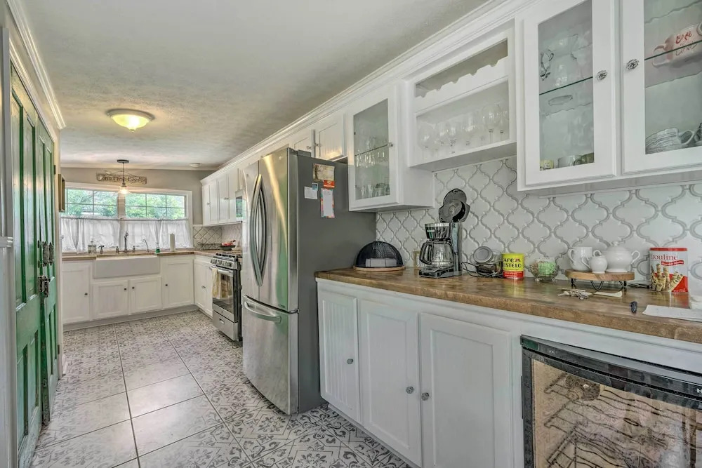 Walk to Mount Dora Historic District: Cozy Home!