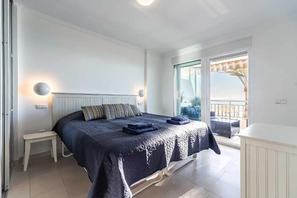25-Modern Apartment in Paseo Maritimo, Fuengirola!
