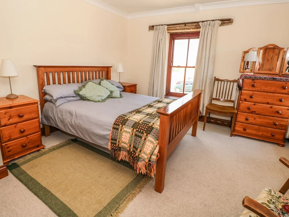 Gwryd Bach Farmhouse