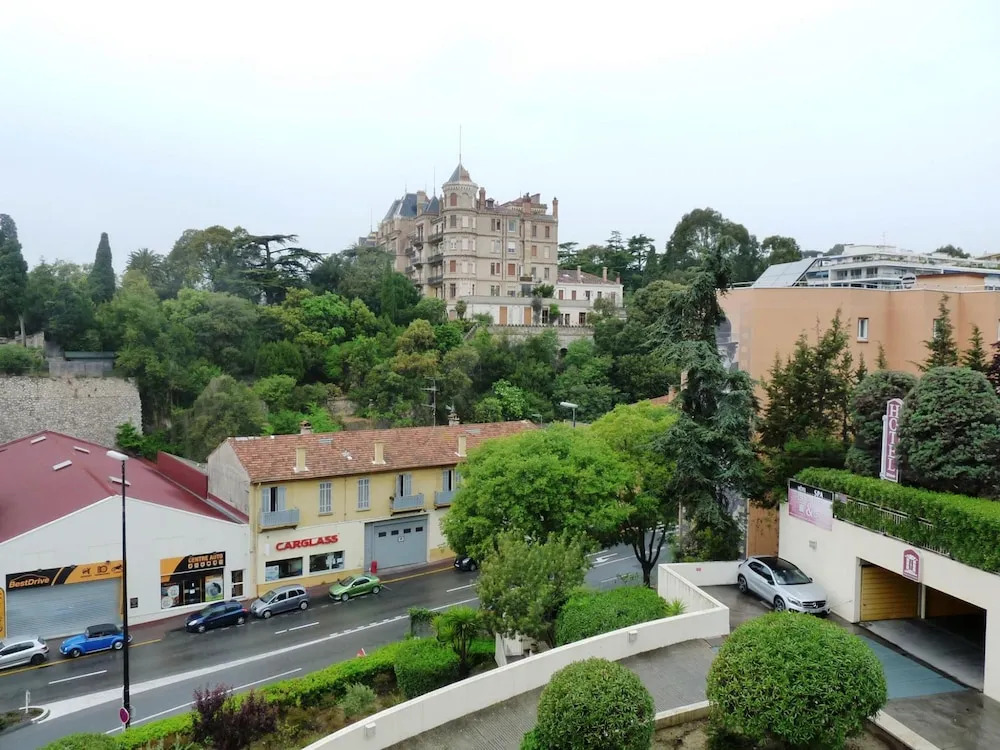 Spacious Studio in the Center of Cannes Nice Terrace Easy Walk to the Croisette and Palais - 1923