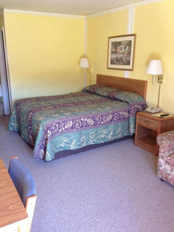 Sportsman Inn and Suites