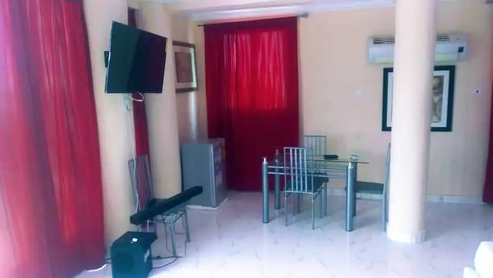 Sonnys inn and car rentals