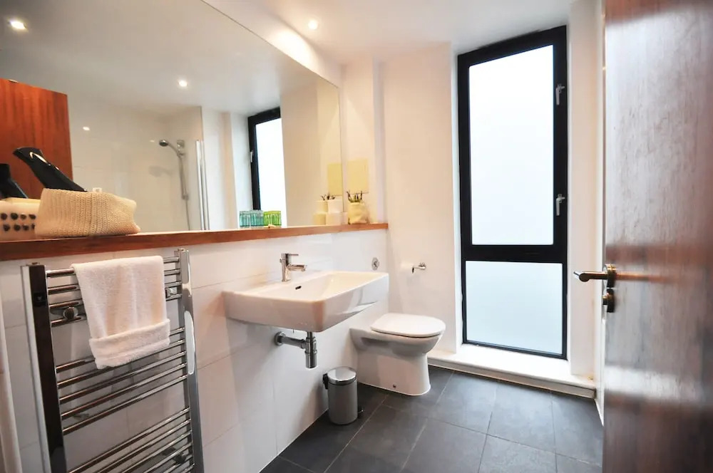 Modern Apartment in Old Street