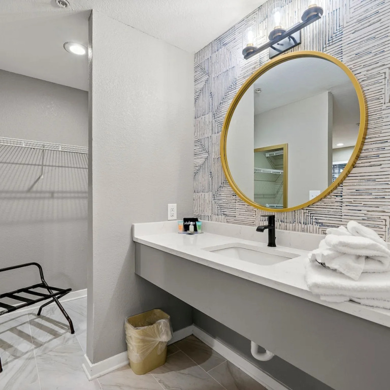 Stylish Buckhead Condo Your Urban Getaway in ATL