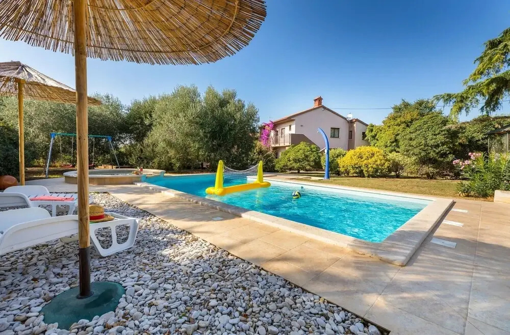 Villa in Pula near Roman Amphitheater