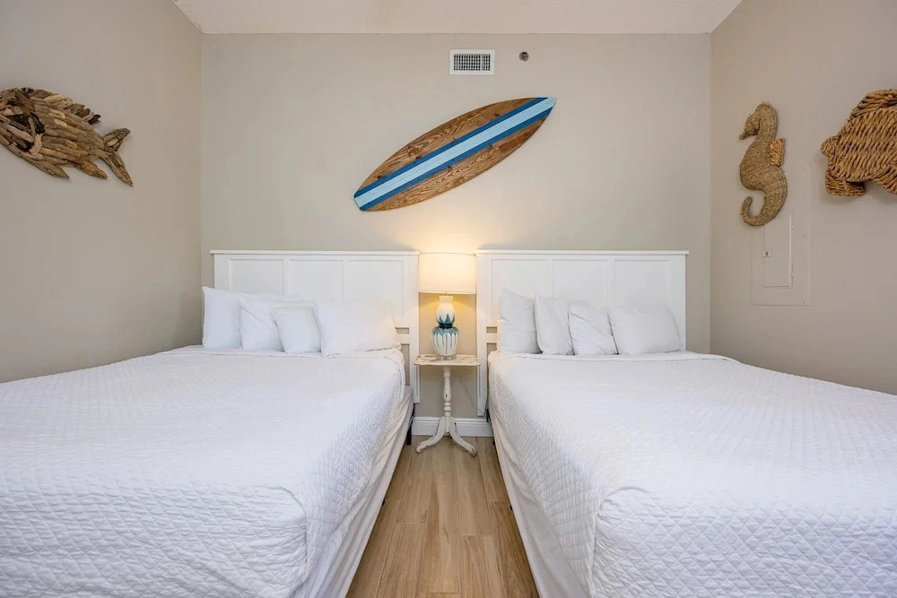 Phoenix Vi 6114 2 Bedroom Condo