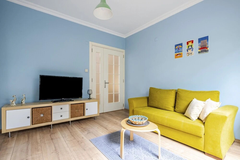 Central and Stylish Flat in the Heart of Kad k y