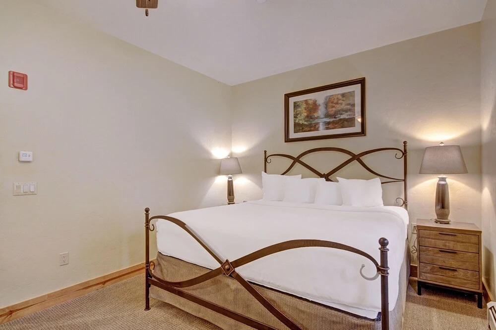 Ski-in 2br  W/luxe Decor Steps To Winter Activities 2 Bedroom Townhouse by RedAwning