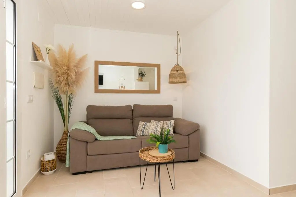 Moderno apartamento en Calan Bosch- C10