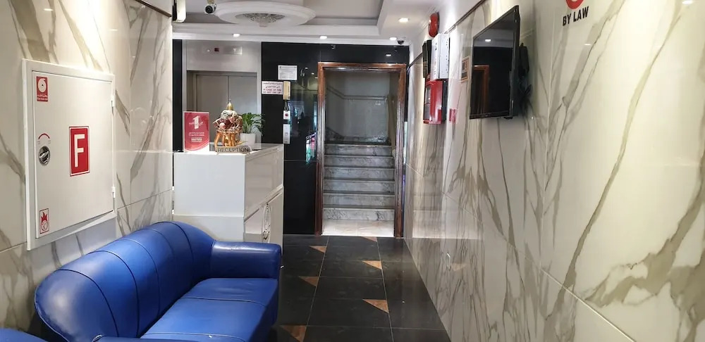 Royal Creek Hotel