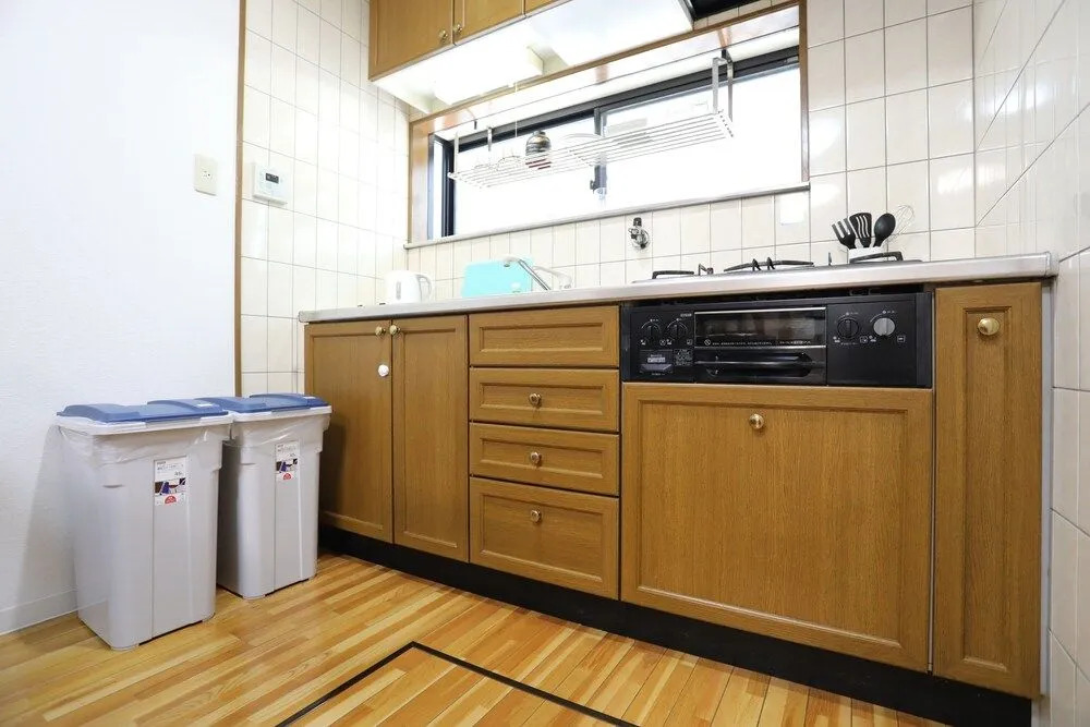 Tsuru House
