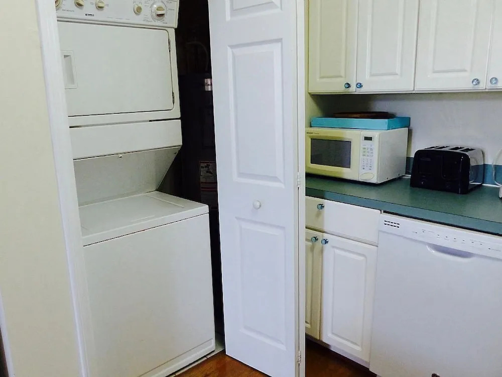 A Salty Escape 2 Bedrooms 2 Bathrooms Condo