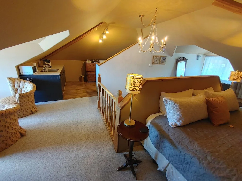 Stonewater Manor B&B