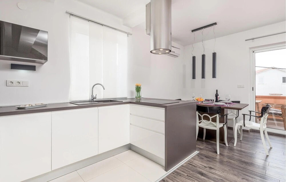 Beautiful Apartment in Kampor With Wifi, 3 Bedrooms and Swimming Pool