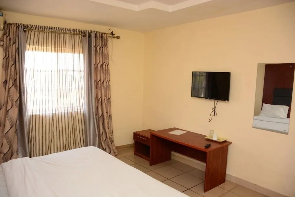 Ilon Crystalz Concept Hotel