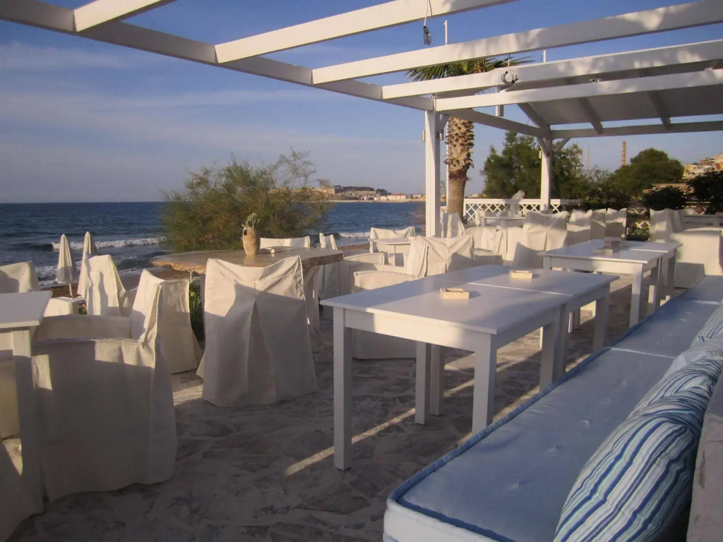 Petradi Beach Lounge Hotel
