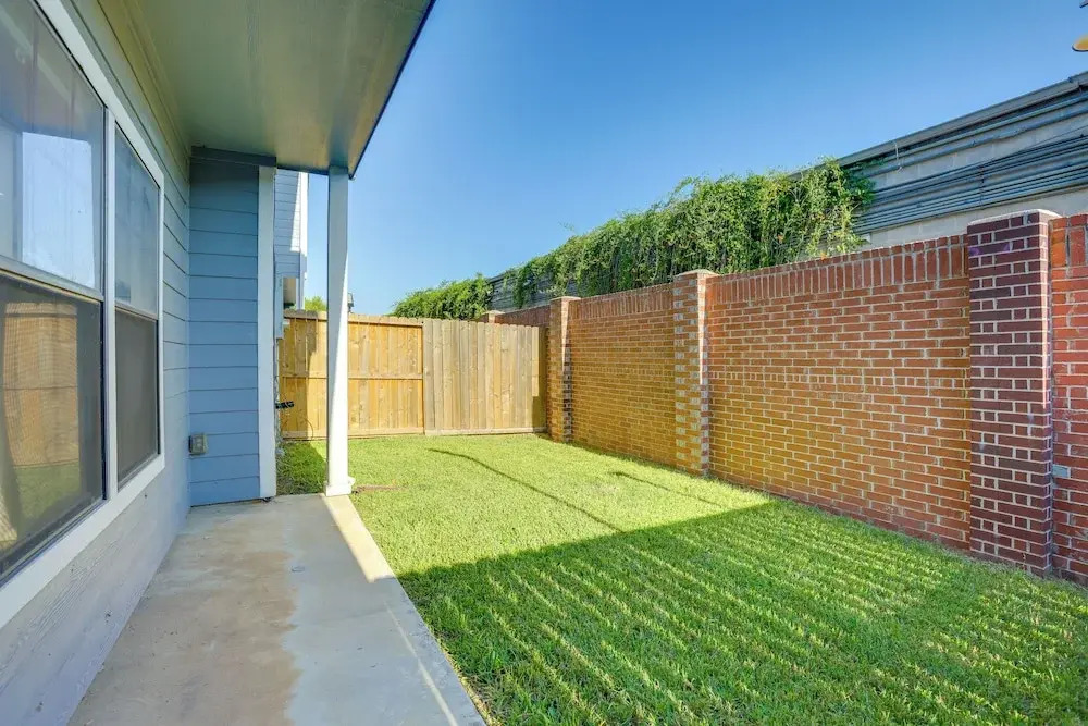 Pet-friendly Duplex Unit in Southwest Houston