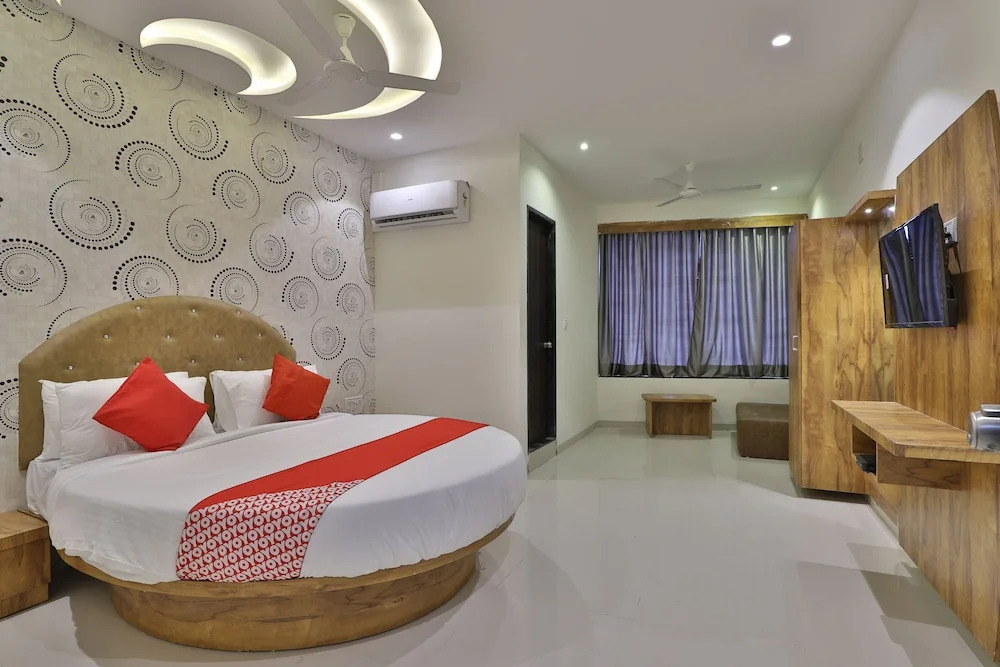 Hotel Hill City by OYO Rooms