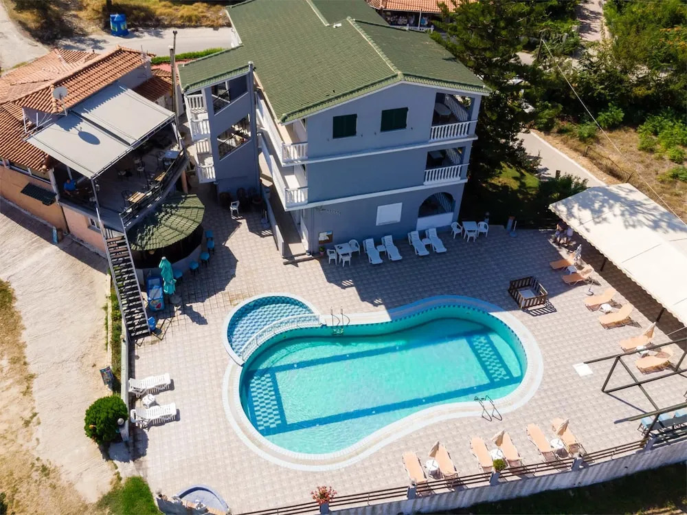 Amarylis Beachfront Studios