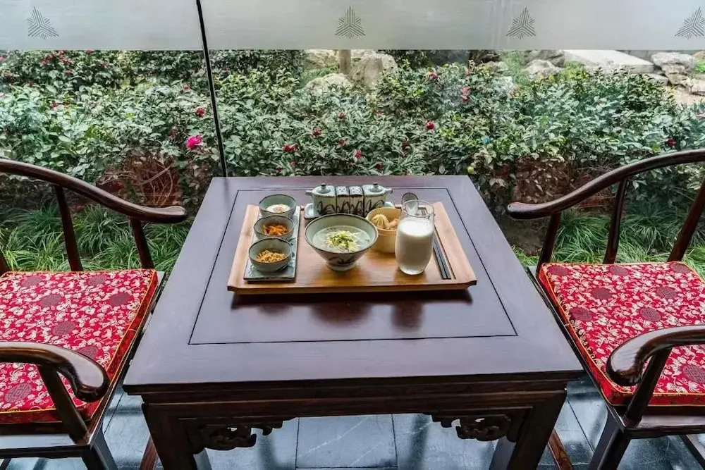 Graceland Garden Court Hotel
