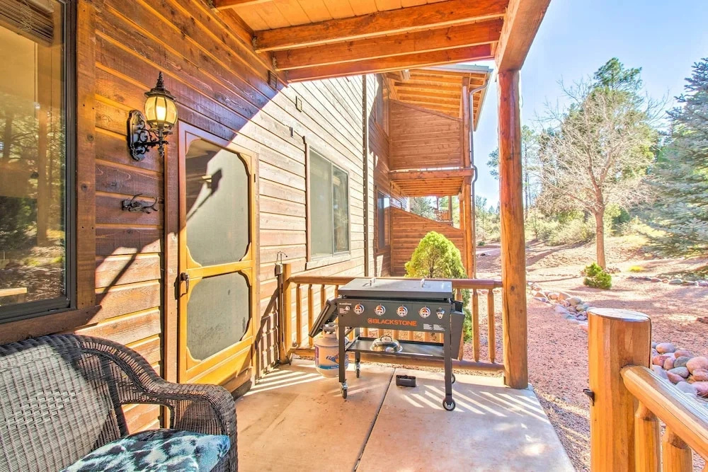 2 Mi to Fool Hollow Lake: Rustic Show Low Condo