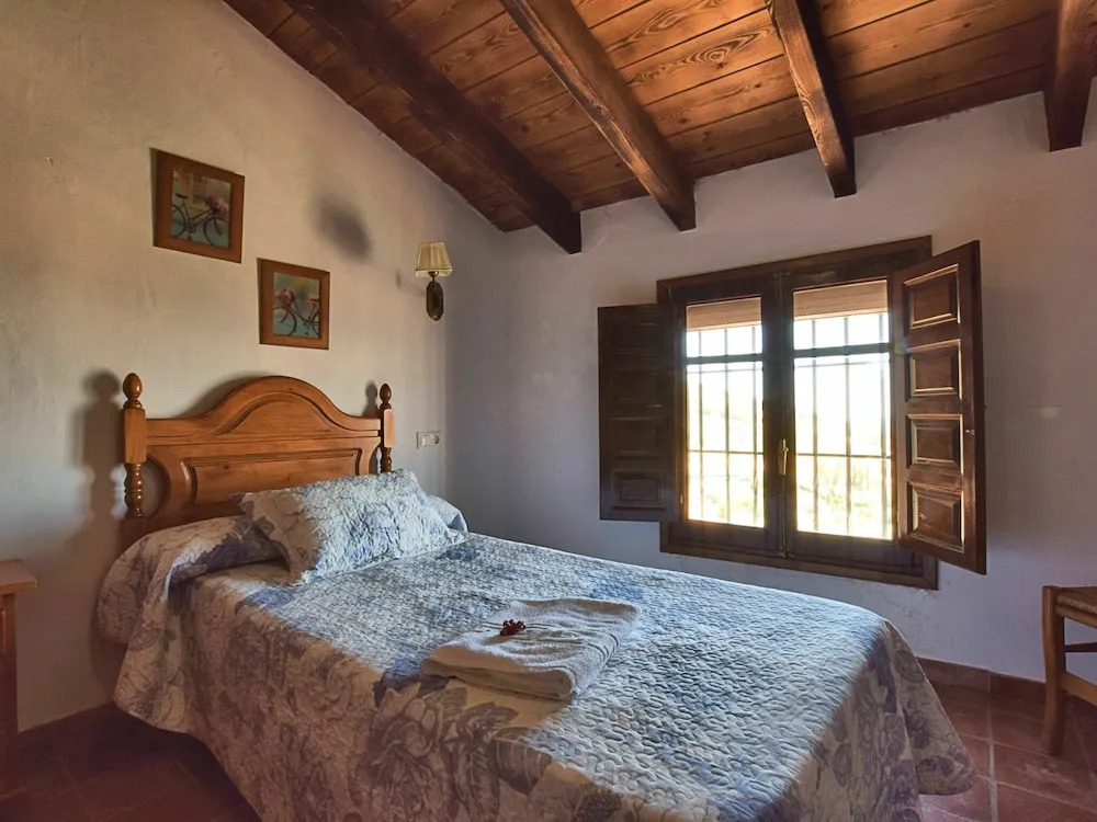 Authentic Country Home with Private Swimming Pool near Torcal de Antequera Nature Park