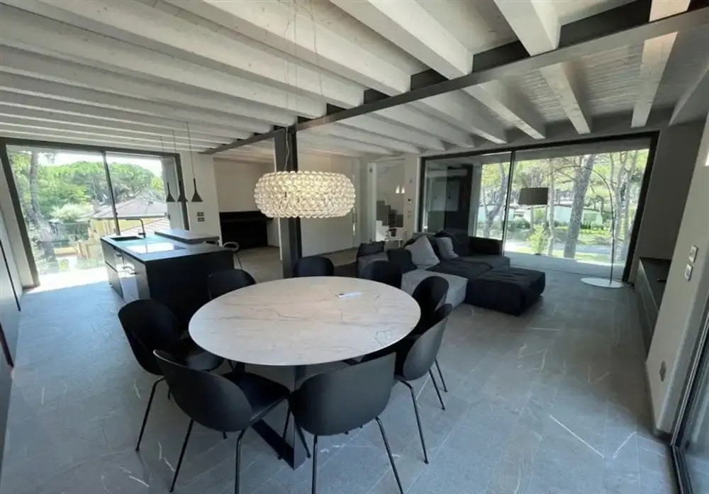 Stylish Apartment for Your Perfect Getaway With Whirlpool