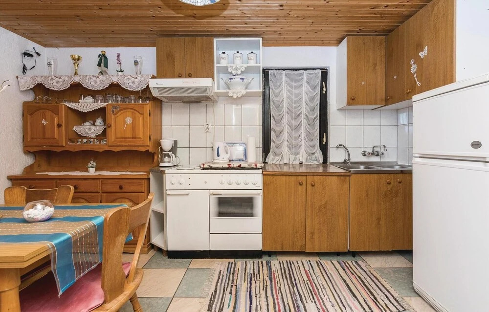 Beautiful Apartment in Vir With 2 Bedrooms and Wifi
